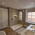 Dom wakacyjny Centre Wonderful Georgian Townhouse *